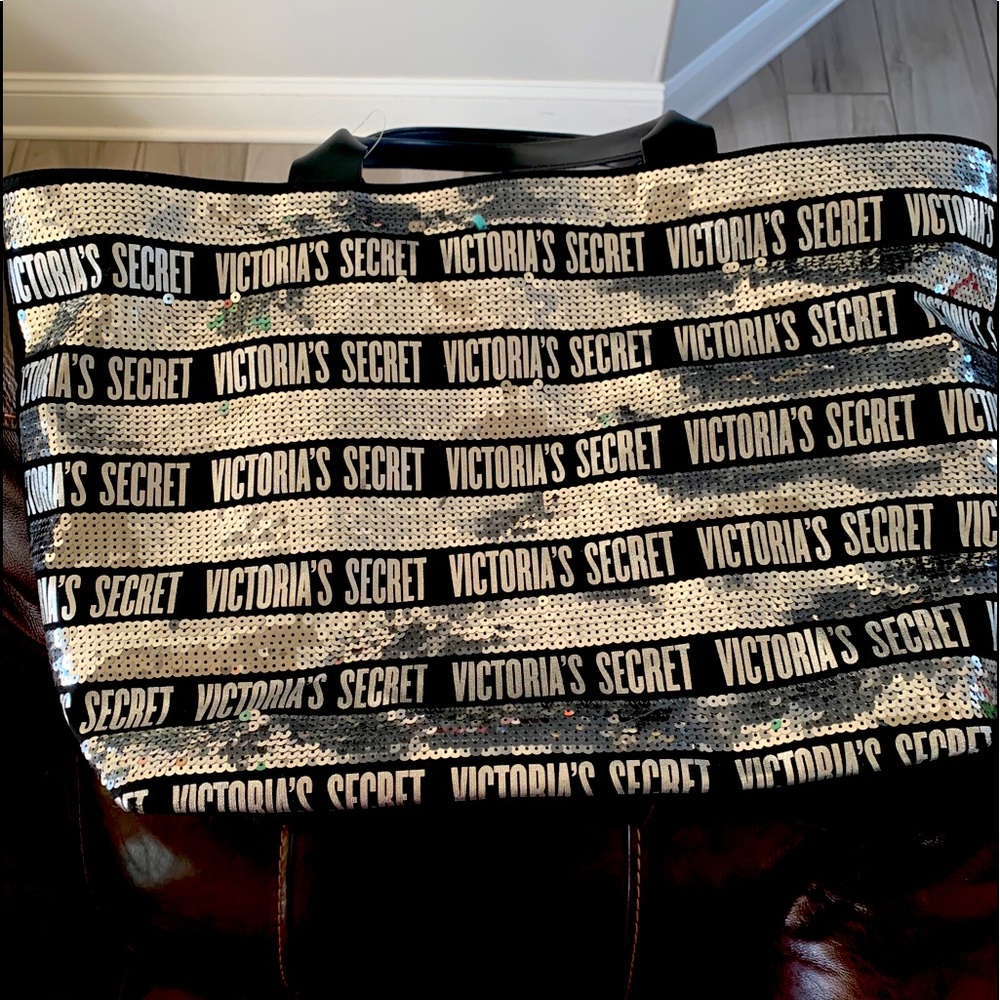 Victoria Secret zippered tote bag